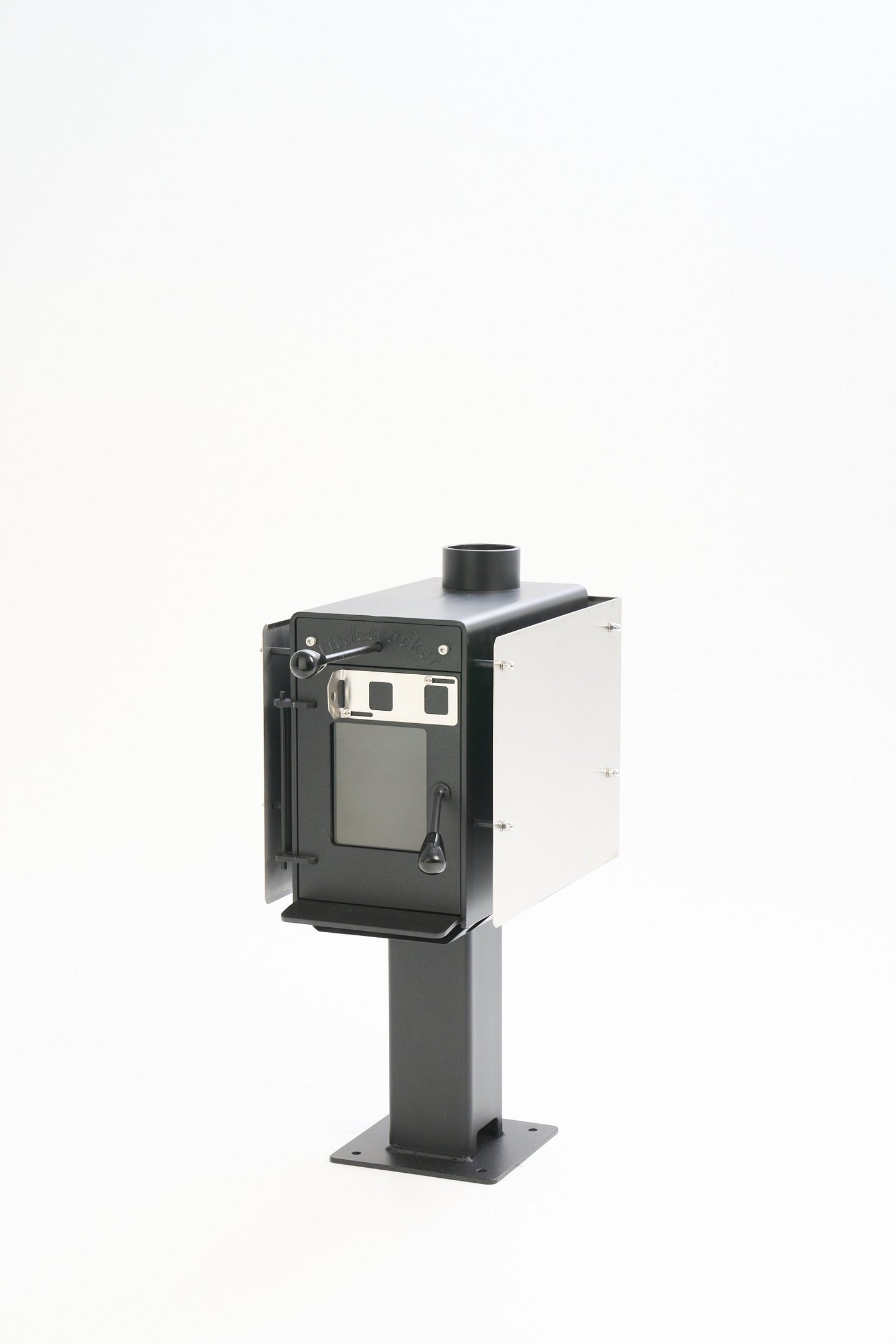 Little Cracker Woody heater with 2M flue system for motorhomes.
