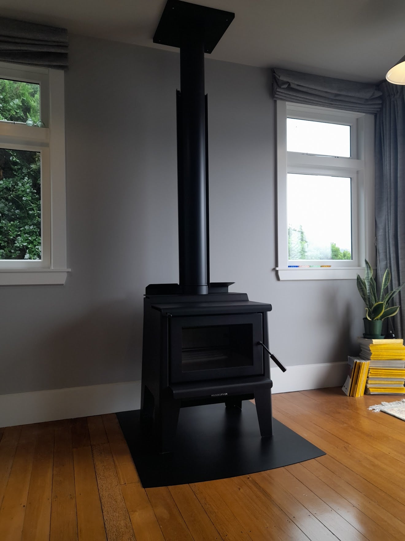 Woodsman Coleridge on Leg Base Fireplace (Fire only)