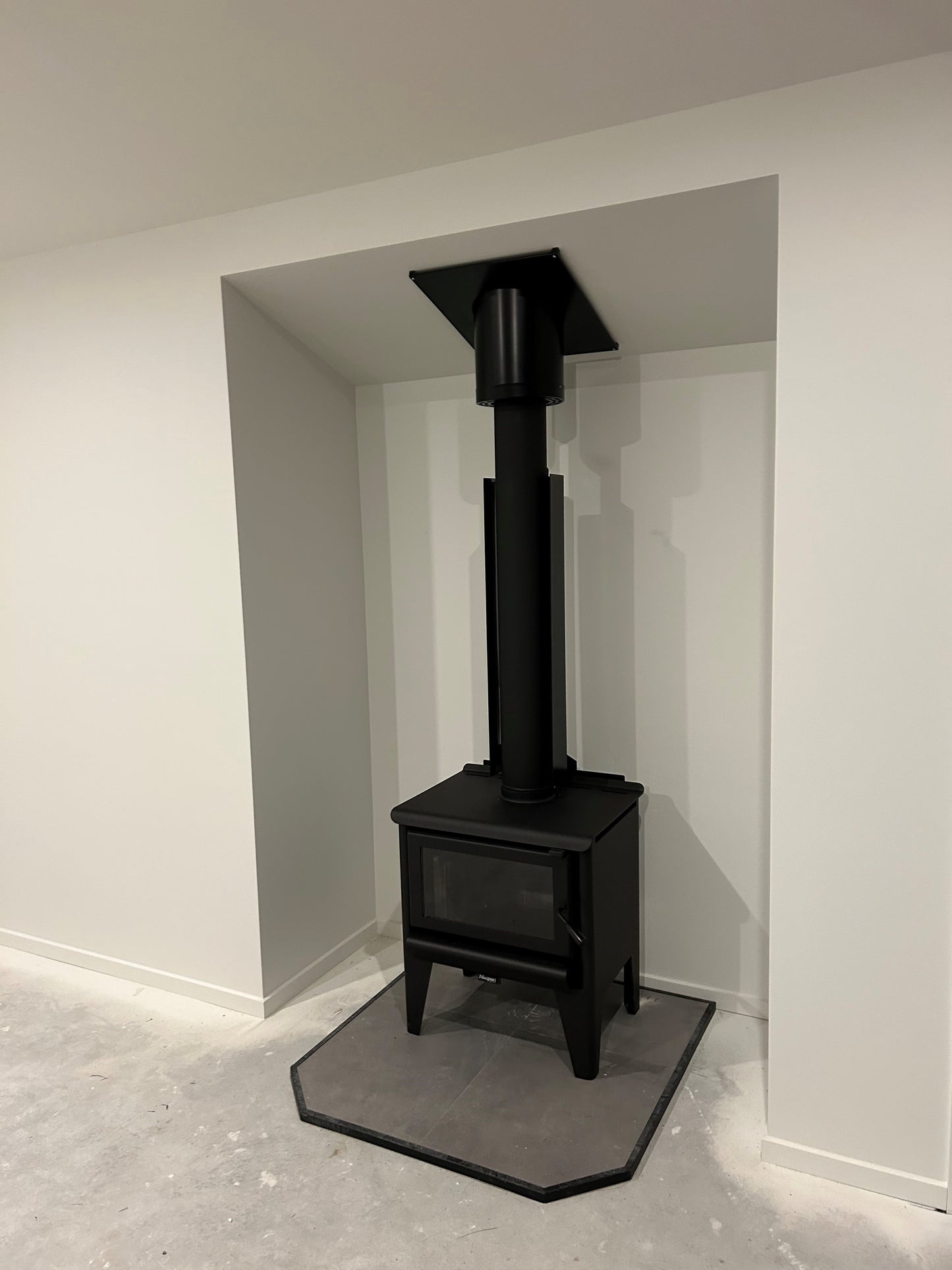 1000 deep x 900 wide Tiled Ash Production Hearth