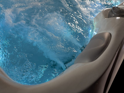 Sensation Retreat 2 Spa Pool