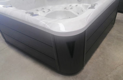 Sensation Retreat Spa Pool