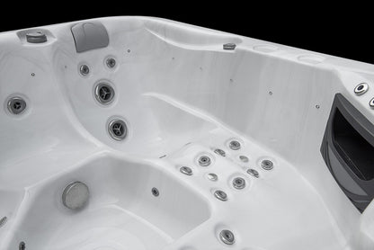 Sensation Retreat 2 Spa Pool