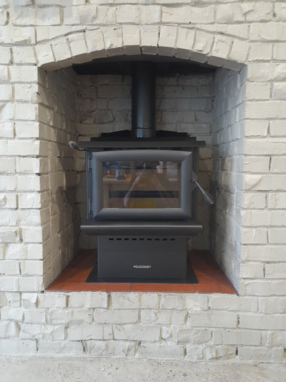 Woodsman Tasman MKII Fireplace with Wetback & 4.2m HeatSaver Flue