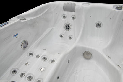 Sensation Retreat Spa Pool