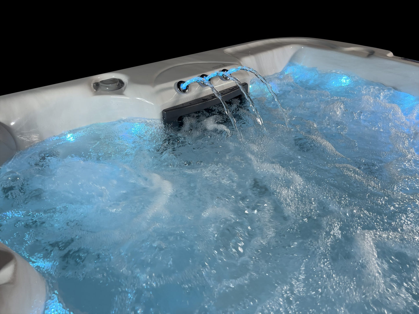 Sensation Retreat Spa Pool