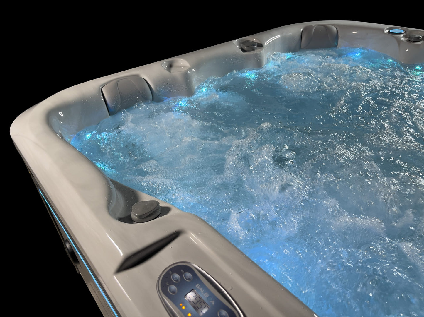 Sensation Retreat Spa Pool