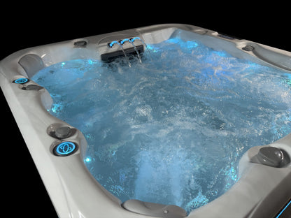 Sensation Retreat Spa Pool