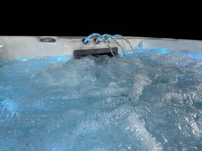 Sensation Retreat Spa Pool