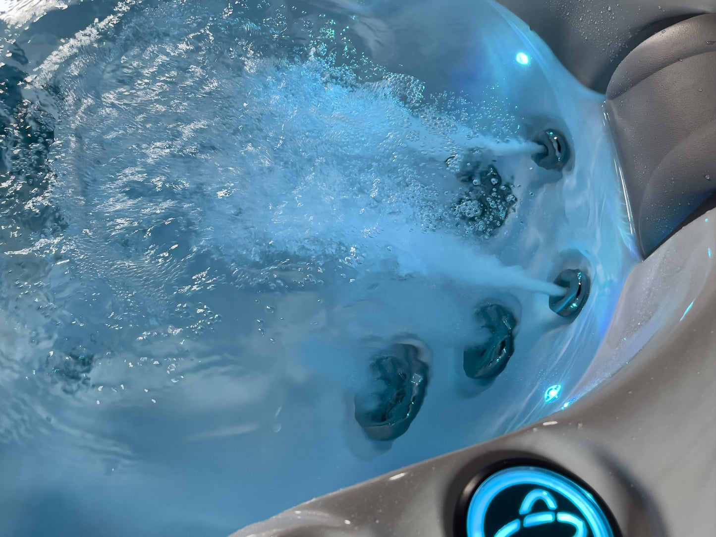 Sensation Retreat Spa Pool