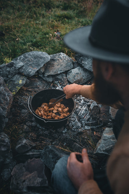 Petromax Dutch Oven With Legs FT12