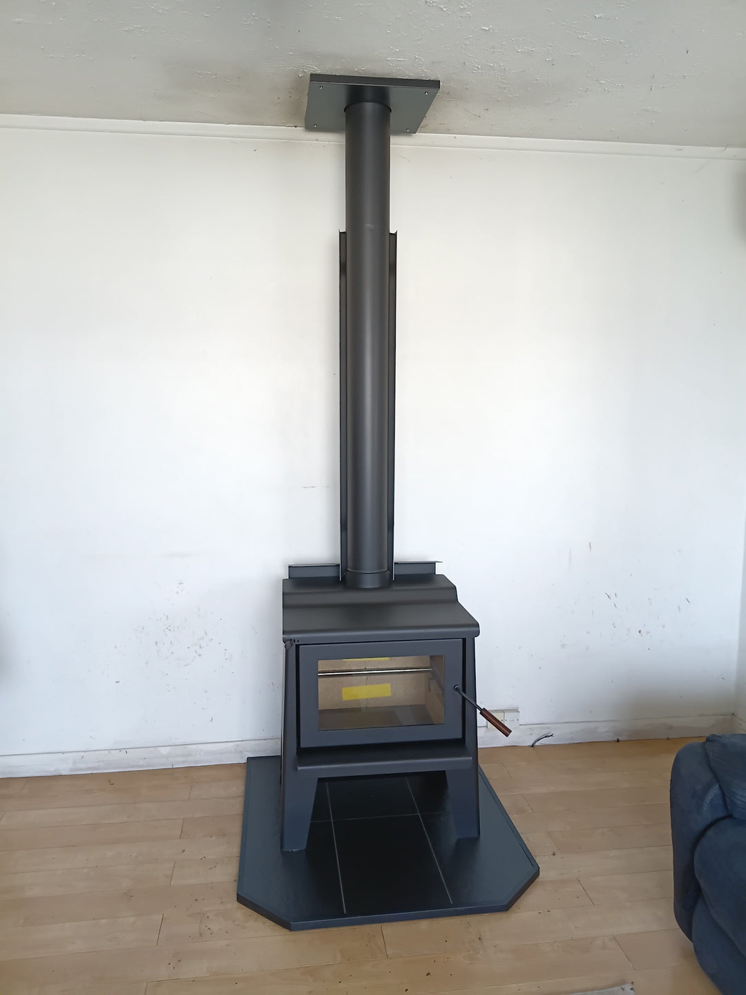 Woodsman Coleridge ULEB on Leg Base + HeatSaver Flue