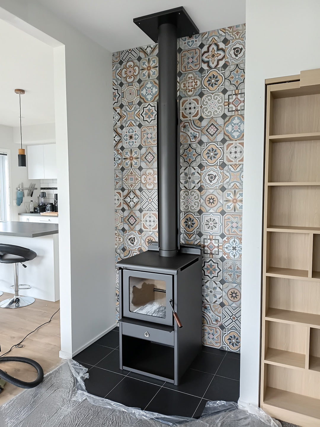 Woodsman Serene ULEB on Wood Box Base + HeatSaver Flue