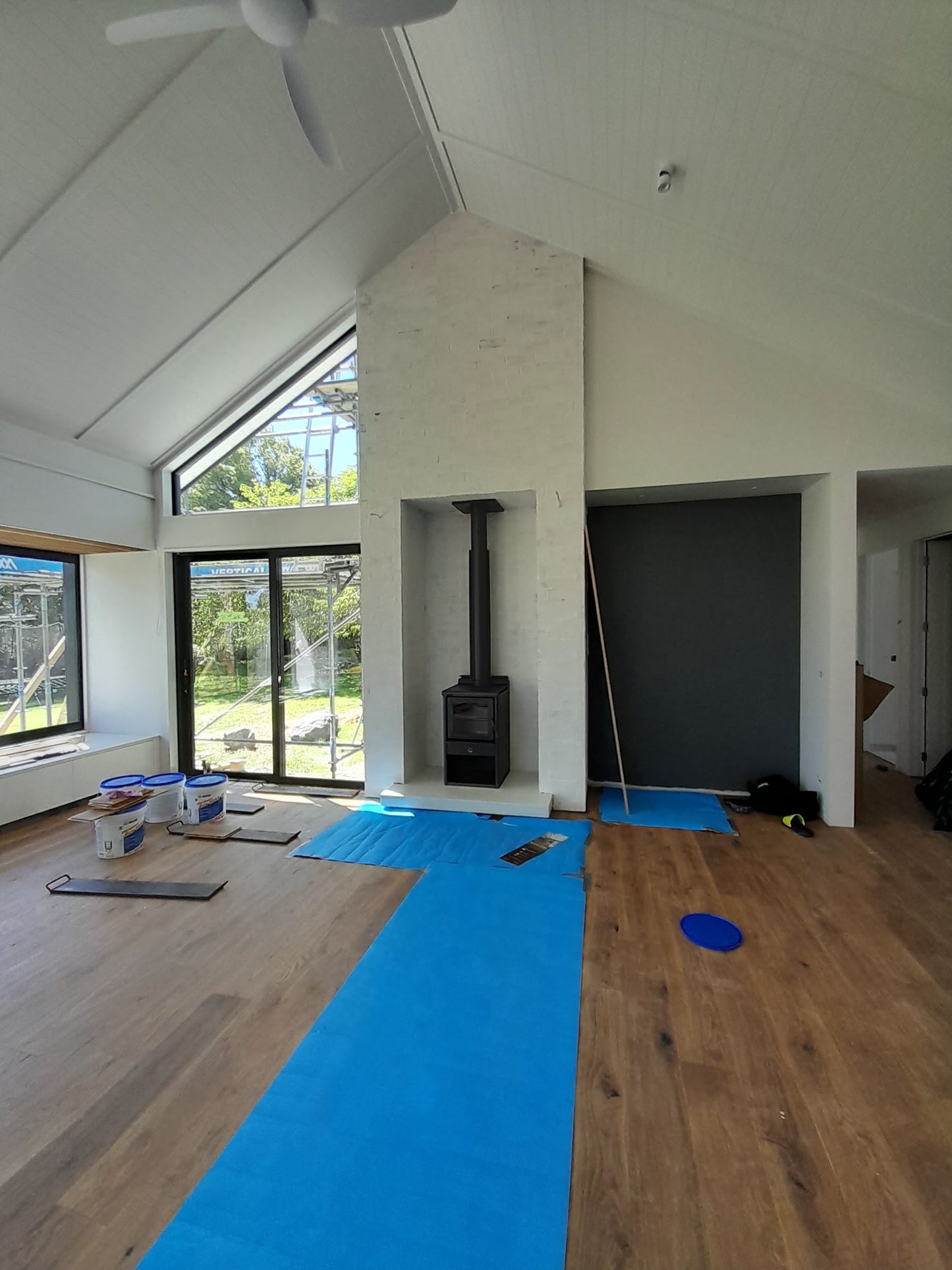 BLACK FRIDAY SALE - Woodsman Serene ULEB Wood Box Fire + 4.2m HeatSaver Flue