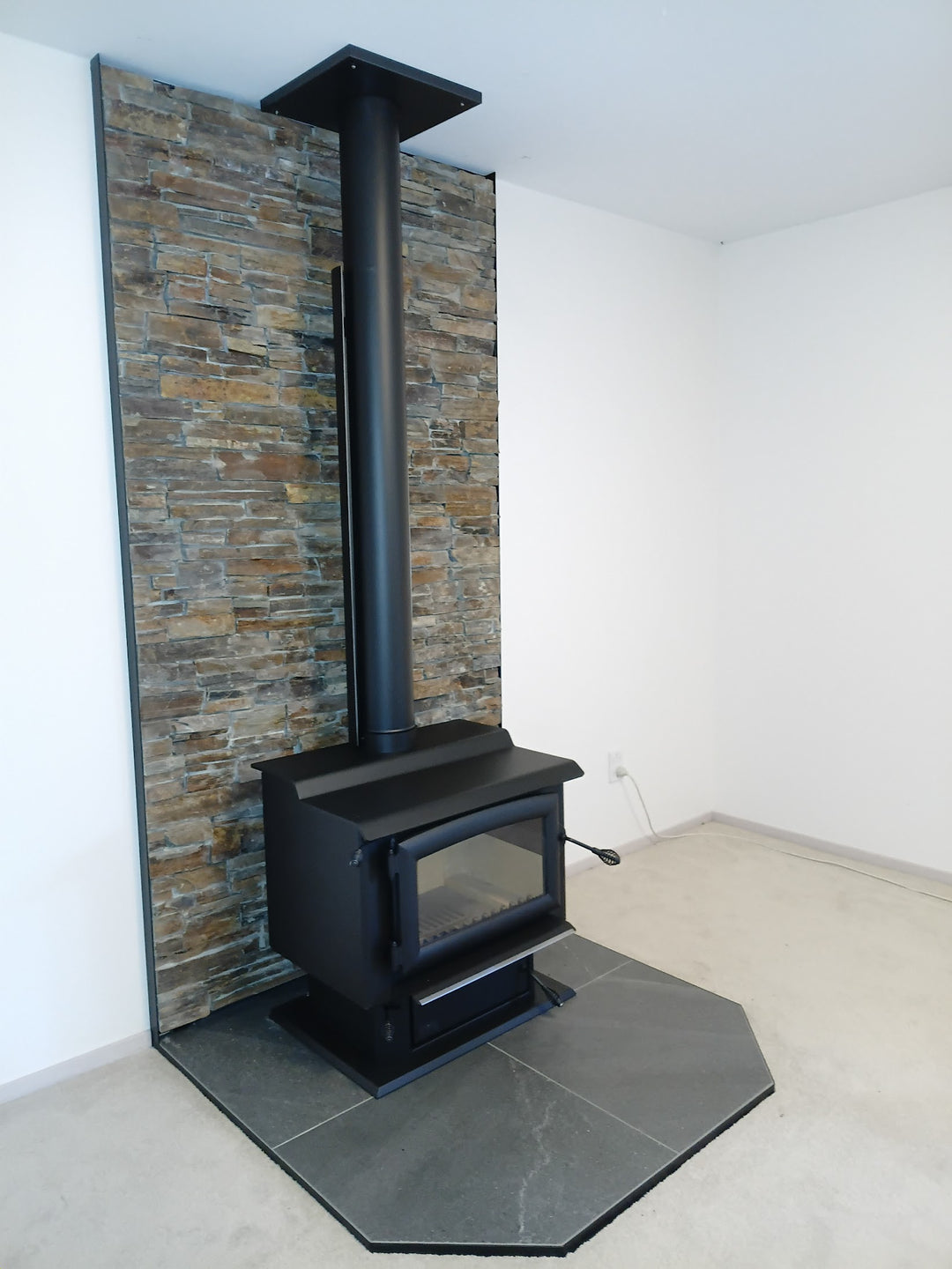 Woodsman Strongman Multi-Fuel Rural Fire + HeatSaver Flue